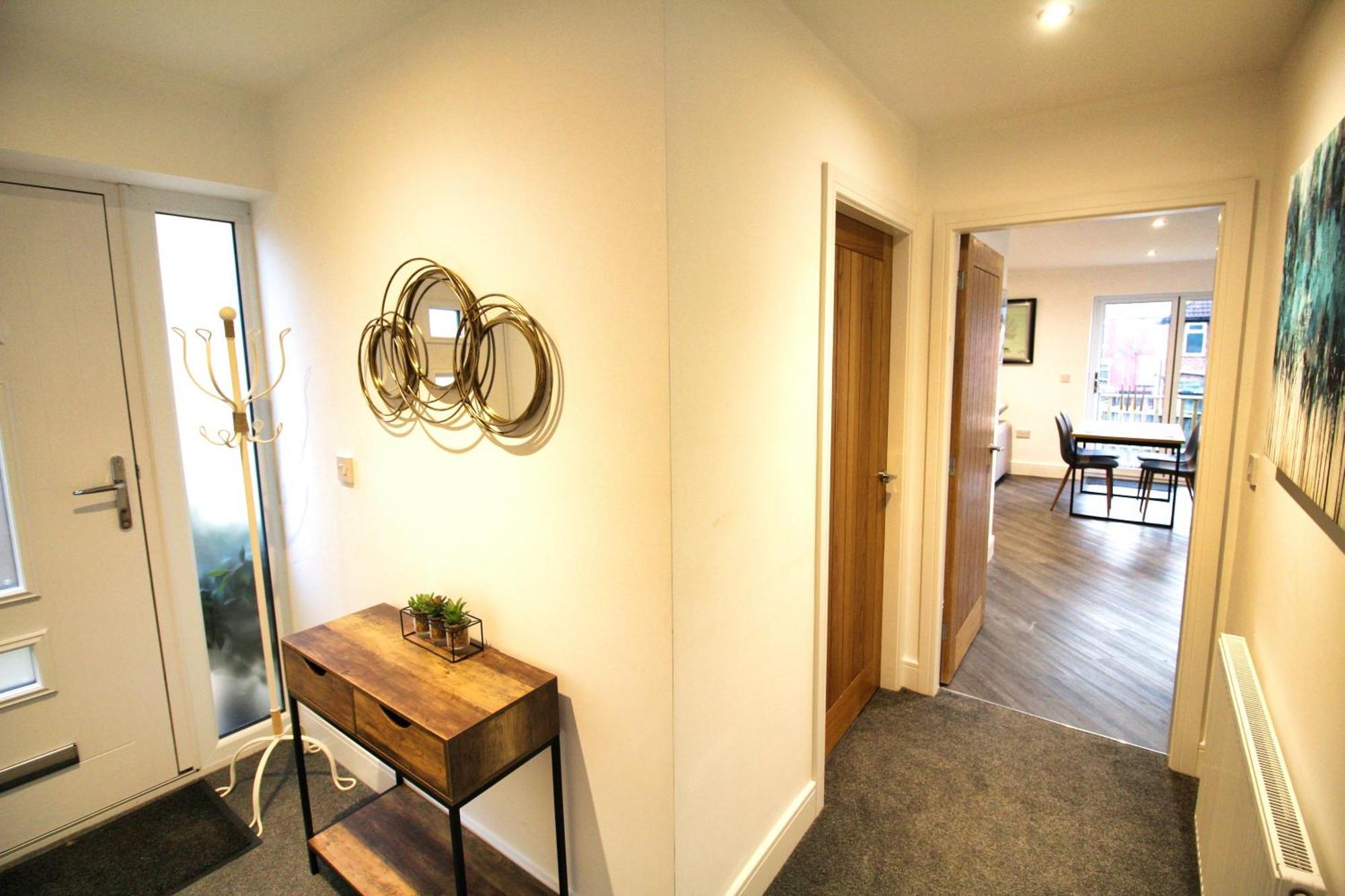 Rotherham - Rawmarsh - Great Customer Feedback - 2 Bed Bungalow - New Build - High End Furnishings - Wheel Chair Accessible - Large Enclosed Garden - Dog Friendly Exterior foto